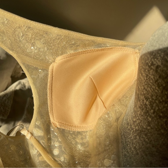 FULL LENGTH V NECK SEQUIN GOWN - ASPEED Size Small - Picture 8 of 10